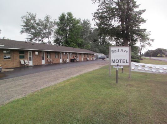 Bad Axe Motel - From Web Listing (newer photo)